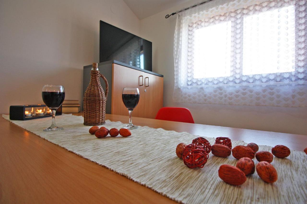 Brijunisol - 3 Apartments Top Position Near The Beautiful Beach Fažana Εξωτερικό φωτογραφία