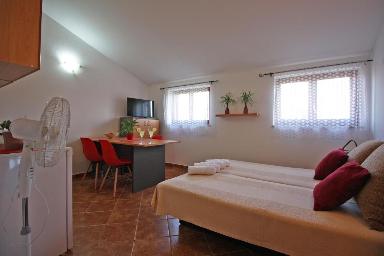 Brijunisol - 3 Apartments Top Position Near The Beautiful Beach Fažana Εξωτερικό φωτογραφία